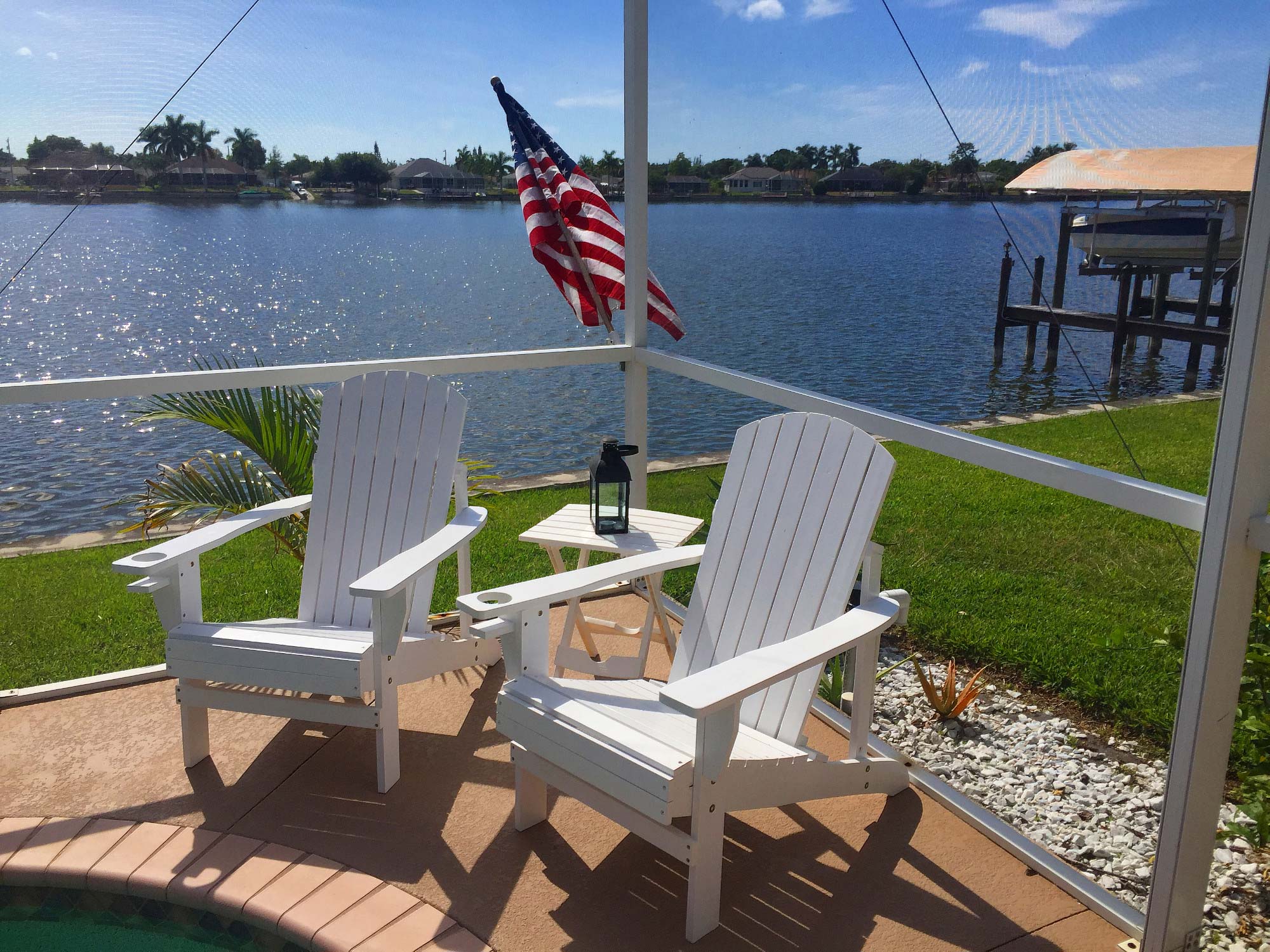 Villa Waterfront - Villa mit Pool direkt am Wasser