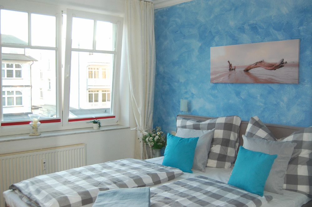 Meeresrauscher/Jahreszeiten - strandnahes App., stilvoll mit Gelkamin und Balkon